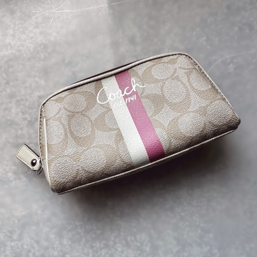 Coach Cosmetic Pouch/Coach pouch